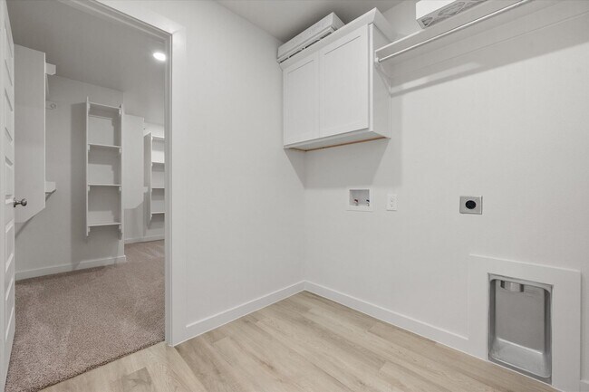 Building Photo - Brand New Construction in Viridian with a FIREPLACE!