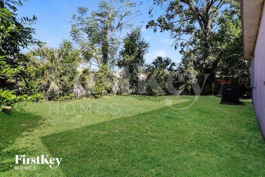 Building Photo - 1212 E 108th Ave