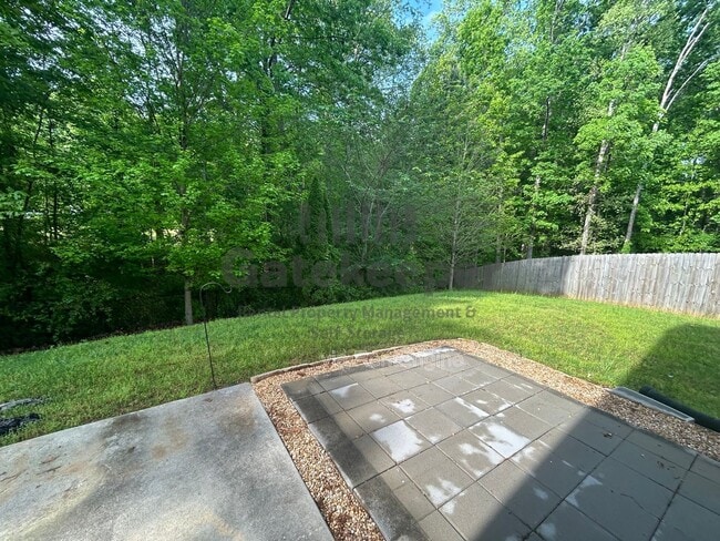 Building Photo - 124 Village Pl