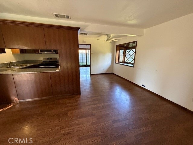 Building Photo - 870 N Sherman Ave