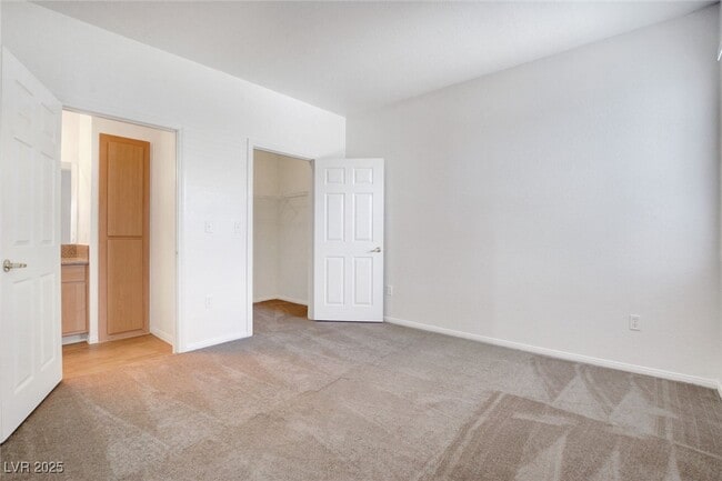 Building Photo - 6955 N Durango Dr