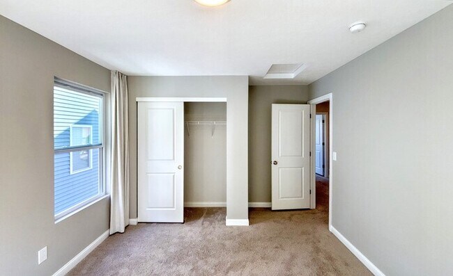 Building Photo - 6495 Drasco Dr