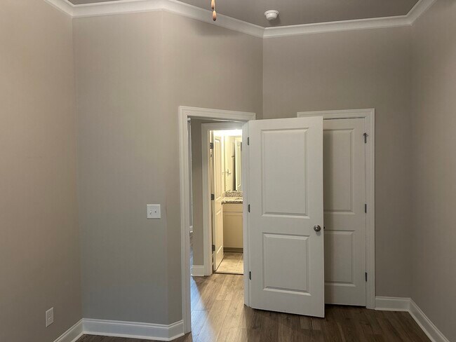 Building Photo - 1519 Windward Dr