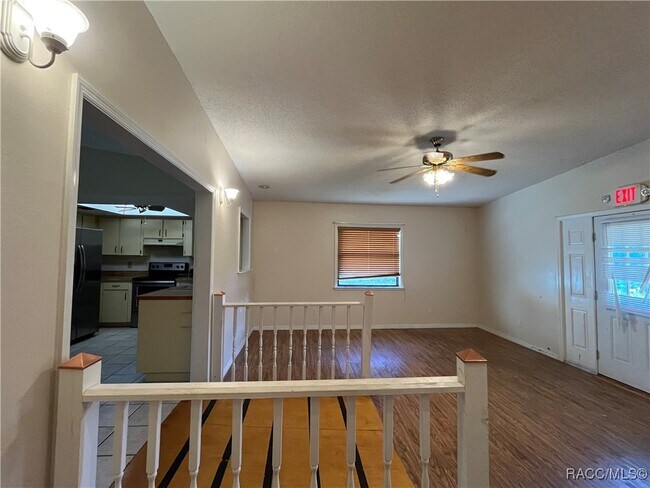 Building Photo - 1711 N Croft Ave