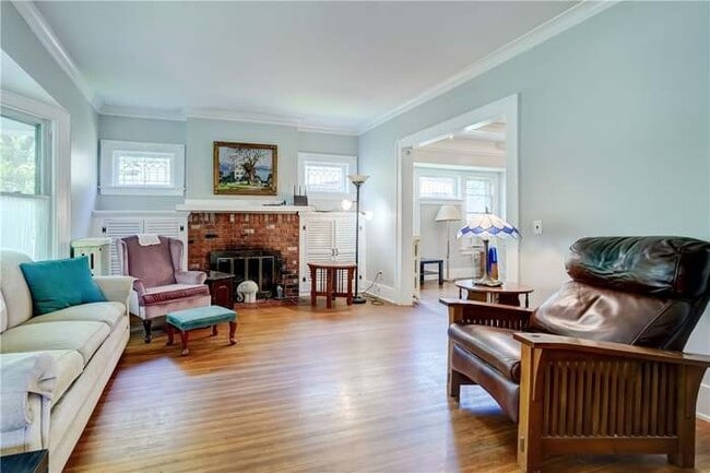 Building Photo - 144 Deerfield Dr