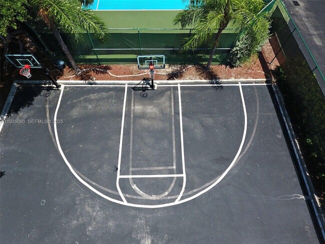 Building Photo - 19555 E Country Club Dr