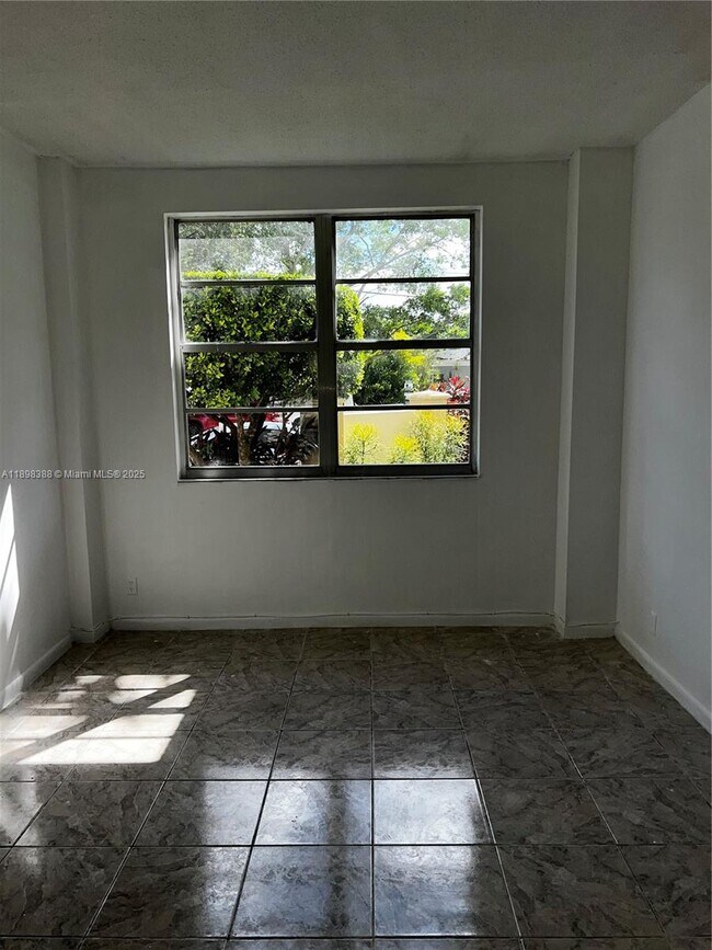 Building Photo - 1455 N Treasure Dr