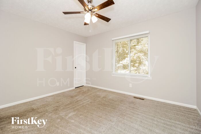 Building Photo - 241 Shady Ln