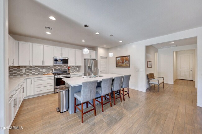 Building Photo - 8490 S 165th Dr