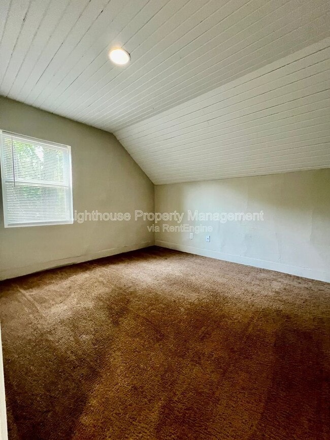 Building Photo - 708 Elizabeth St