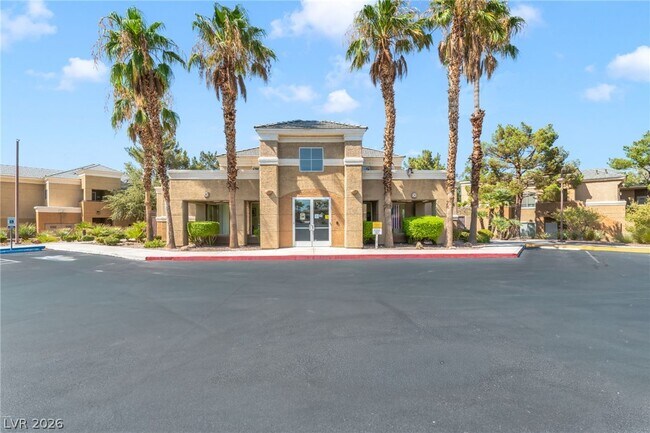 Building Photo - 8070 W Russell Rd