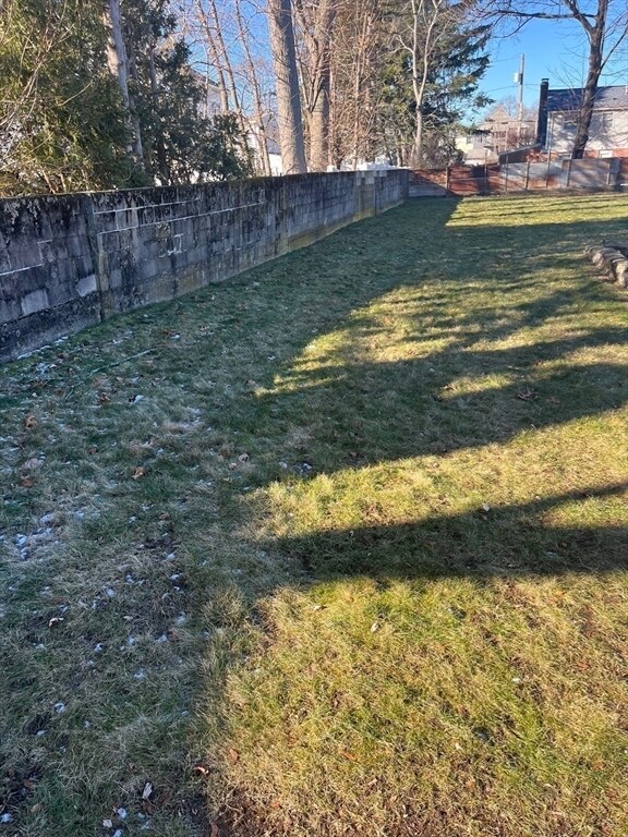 Building Photo - 71 Cherry St