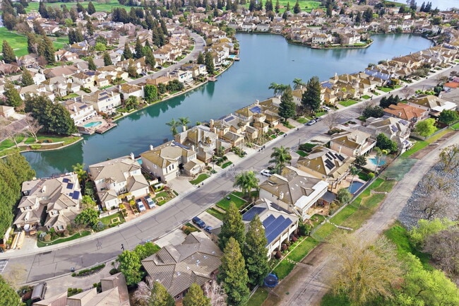 Building Photo - 5956 St Andrews Dr