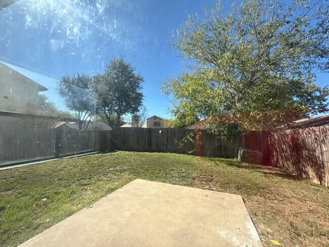 Building Photo - 8437 Forest Ridge Dr