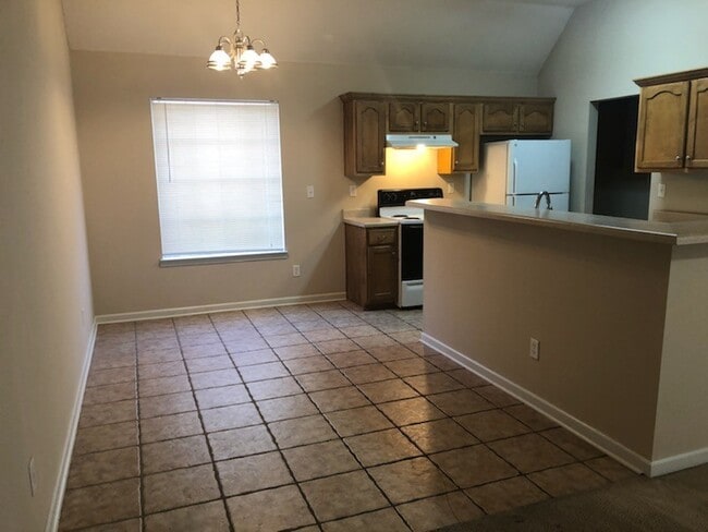 Building Photo - Villas of Northcreek