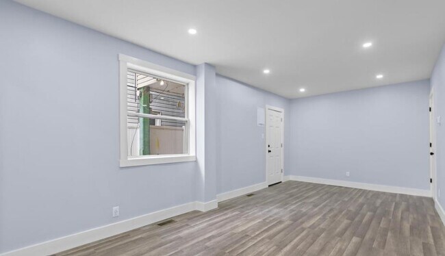 Building Photo - 392 Palisade Ave