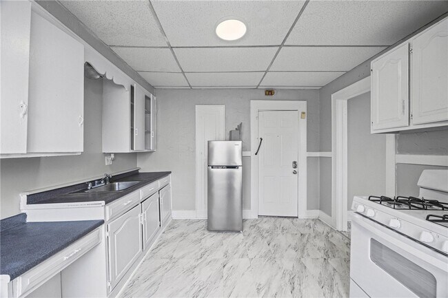 Building Photo - 288 Driving Park Ave