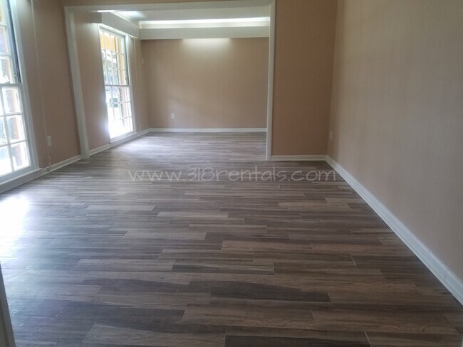 Building Photo - Home in Broadmoor Terrace available