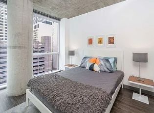 Building Photo - 215 W Lake St