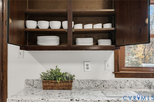 Building Photo - 9621 Peppertree Dr