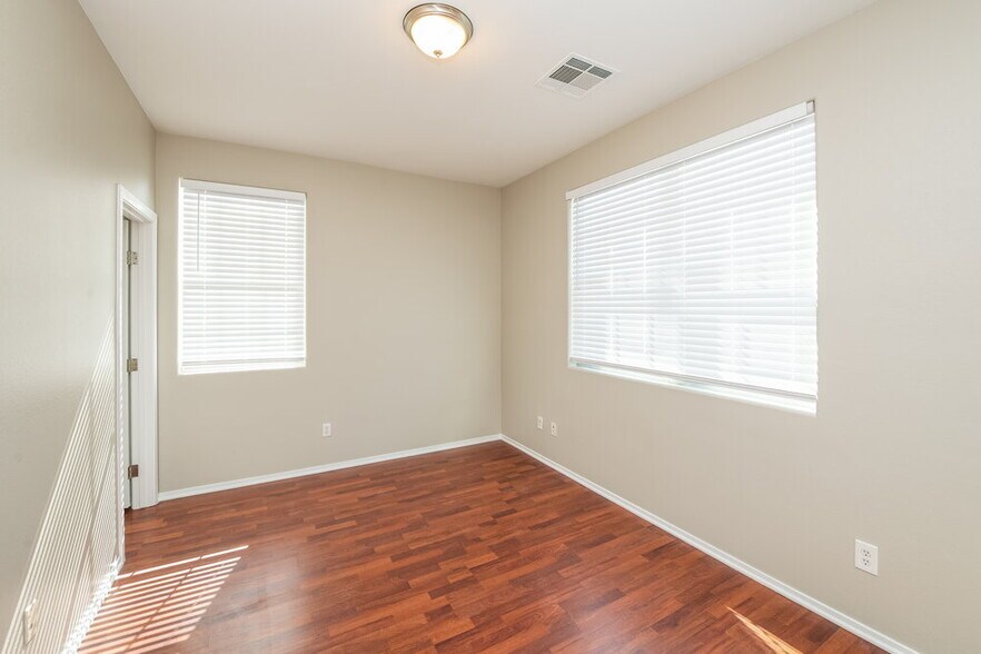 Building Photo - 6604 Frances Celia Ave
