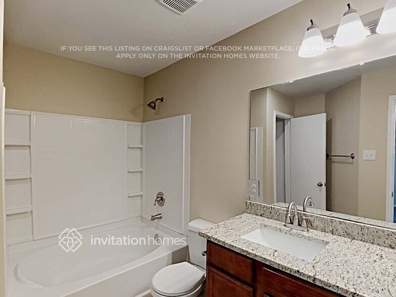 Building Photo - 5413 Del Rey Dr