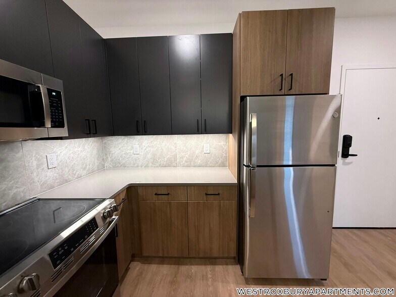 Primary Photo - 199 Gardner St