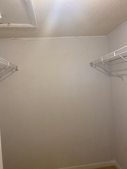 Building Photo - 19 Abbey Ln