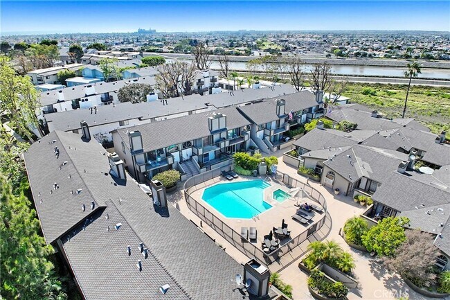 Building Photo - 2175 Pacific Ave