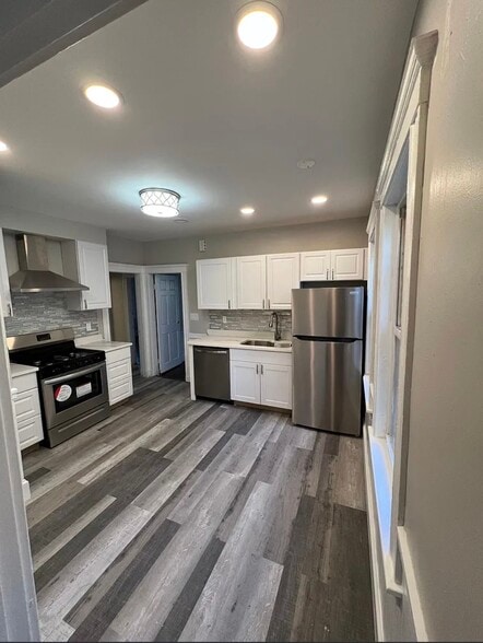 Building Photo - 21 Forest St