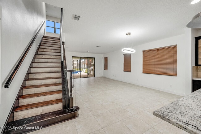 Building Photo - 7782 Paragrass Ave