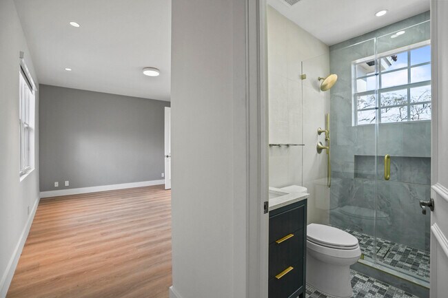 Building Photo - 3201 E Stonebrook Cir