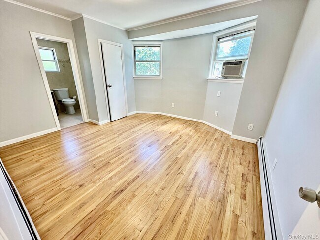 Building Photo - 213-49 39th Ave