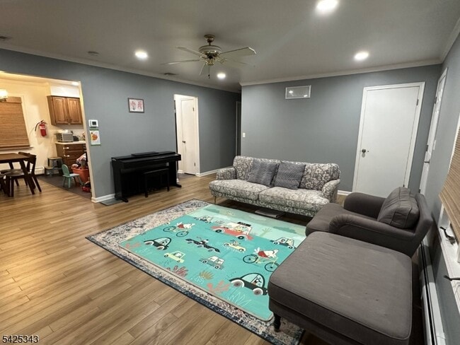 Building Photo - 6 Lori Ln