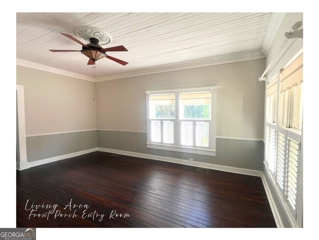 Building Photo - 208 Bartlett St