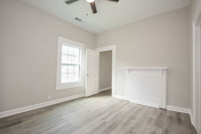 Building Photo - 526 N 17th St