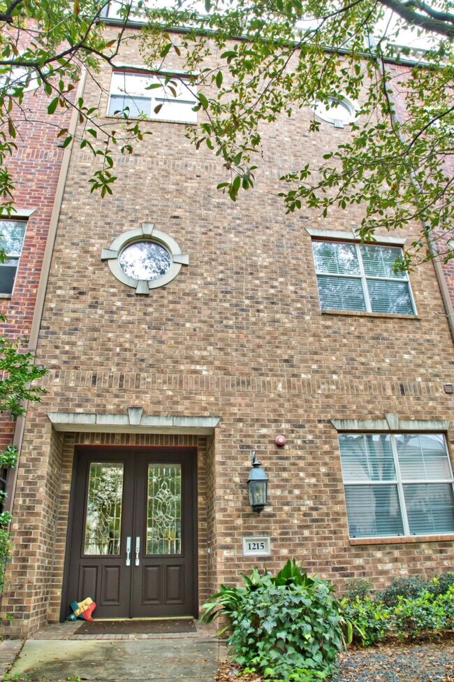 Primary Photo - 1215 Rosedale St