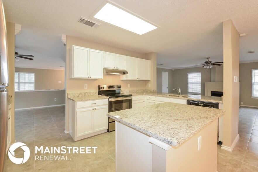 Building Photo - 8423 Manderly Pl