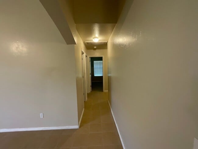 Building Photo - Beautiful 3 Bed 2 bath home!