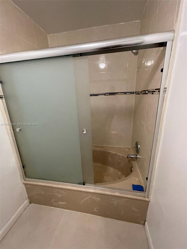 Building Photo - 2718 S University Dr