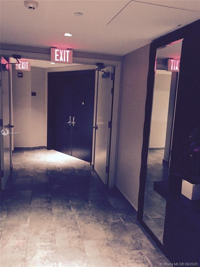 Building Photo - 17201 Collins Ave