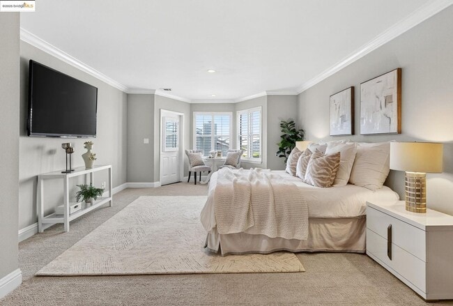 Building Photo - Four Bedroom Home with Panoramic Views