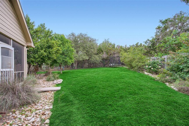 Building Photo - 21825 Briarcliff Dr