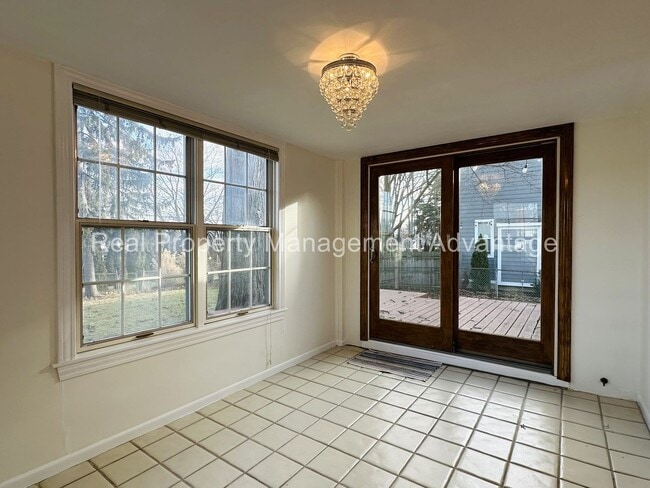 Building Photo - Charming 3-Bedroom Ranch minutes from Woodward Ave, Birmingham, and Berkley!