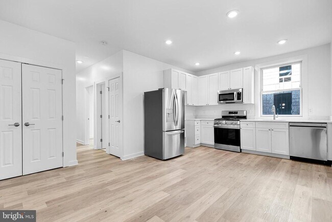 Building Photo - 1712 3rd St NW