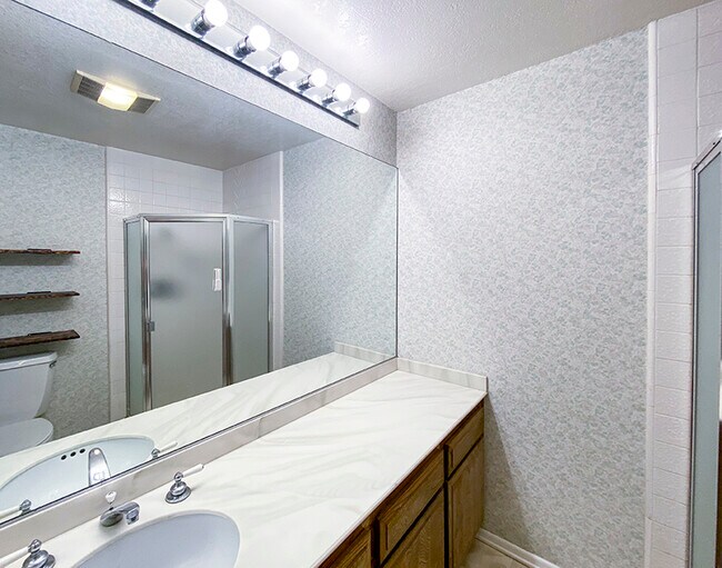 Building Photo - 14539 Benefit St