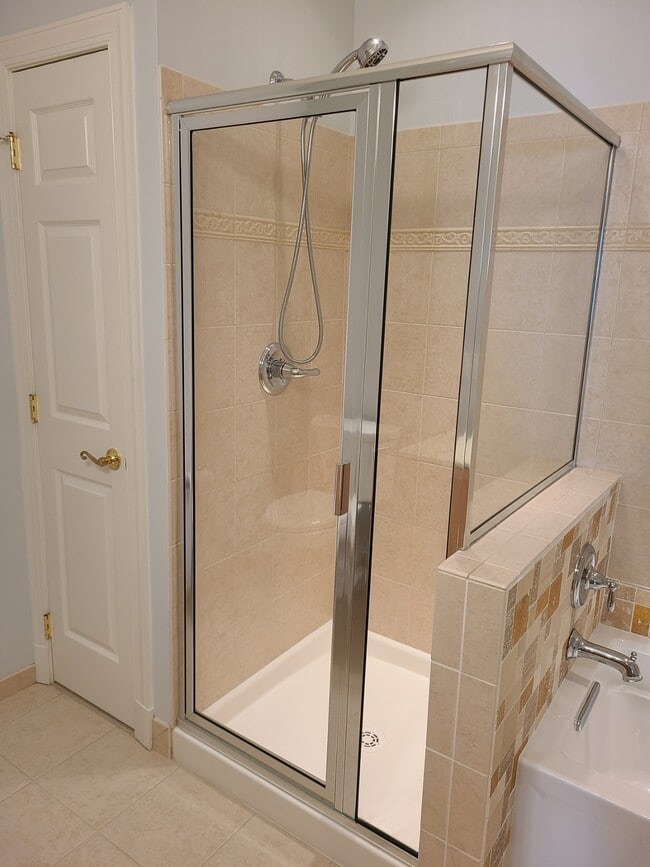 Walk-in Shower - 8535 Veterans Hwy