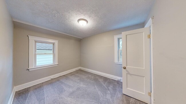 Building Photo - Brooklyn Centre neighborhood - 3  bedroom/...