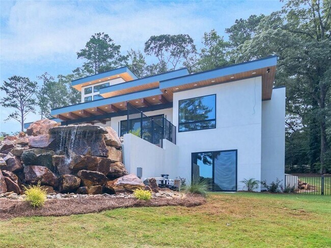 Building Photo - 3258 S Bay Dr