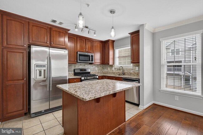 Building Photo - 12825 Fair Briar Ln